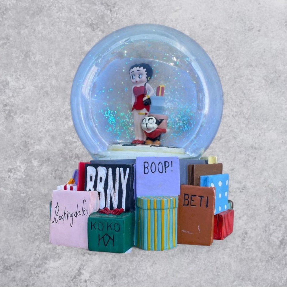 Betty Boop Snow Globe Sankyo Musical Bloomingdale’s Vintage